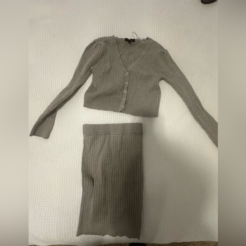 CUTE GREY SKIRT AND TOP SET